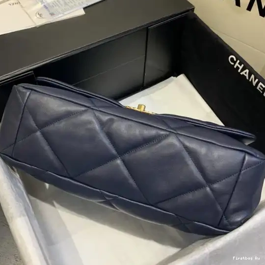 First Bag Ru BAG FLAP 19 CHANEL 0529